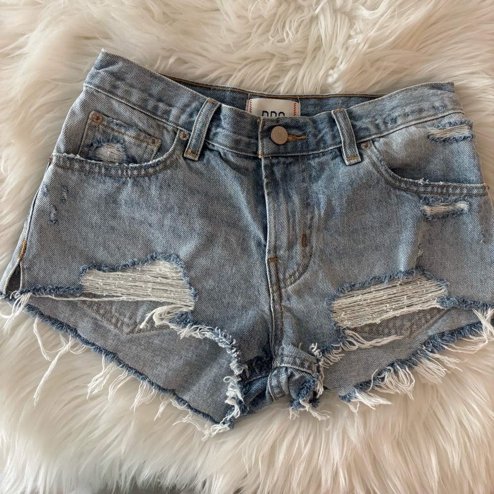 URBAN OITFITTERS BDG Blue Distressed Jean Shorts High-Waisted